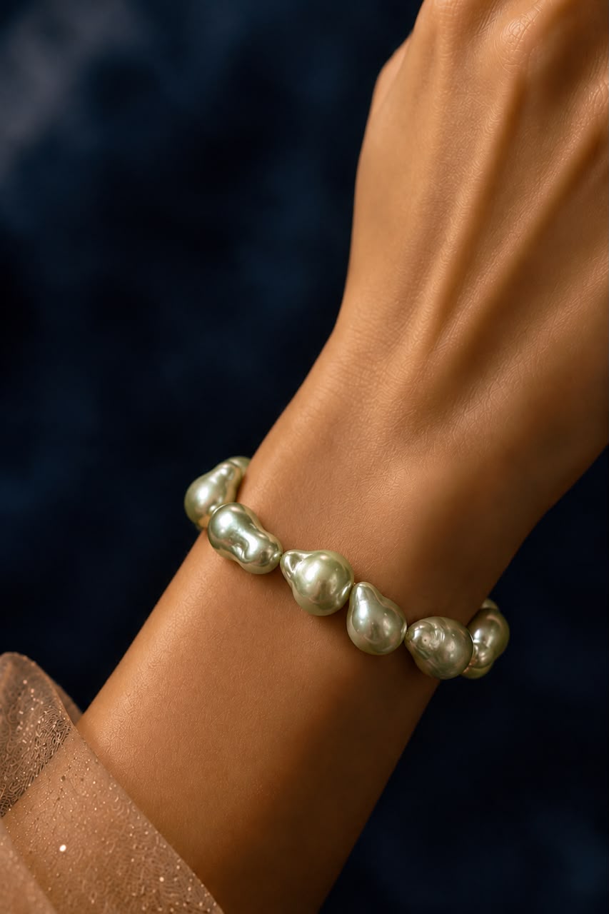 Amira Baroque Pearl Bracelet